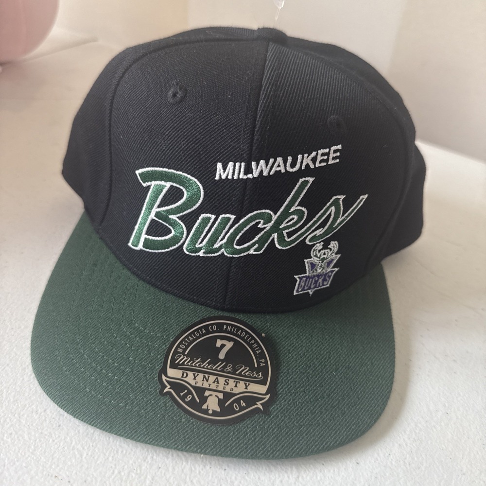mitchell and ness milwaukee bucks NBA hat New Fitted Size 7 56 Cm Basketball